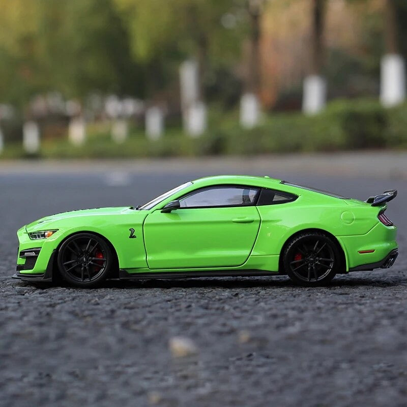 MINIATURE FORD SHELBY GT500 1:24