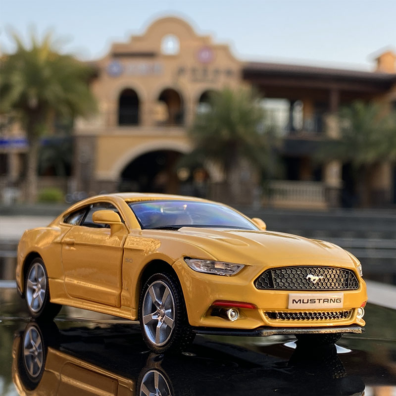 MINIATURE FORD MUSTANG 1:36